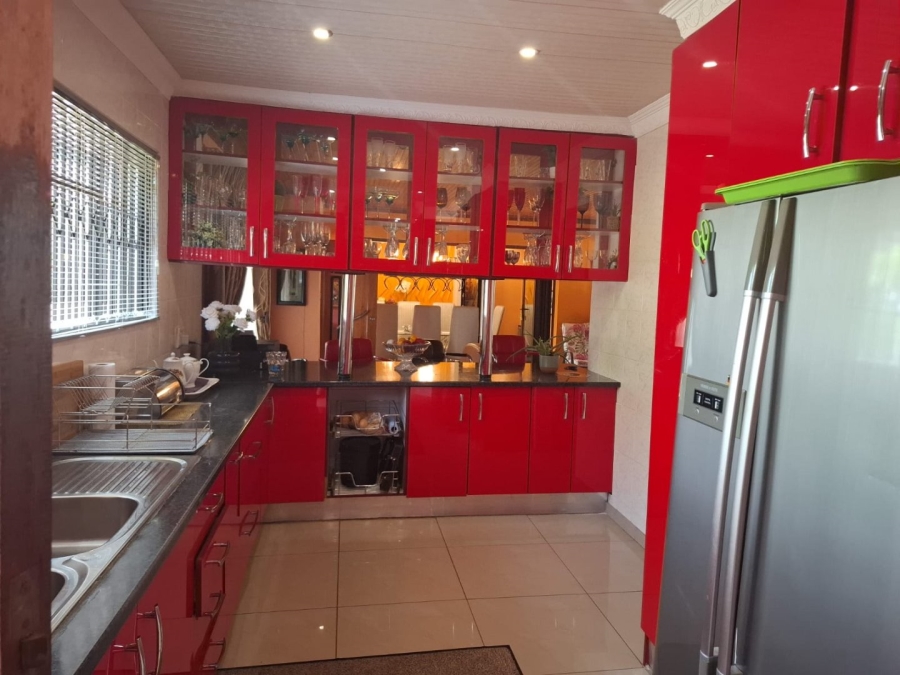 5 Bedroom Property for Sale in Fichardt Park Free State
